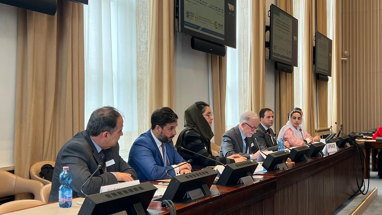 nasir ahmad andisheh dar zhno: ayandeh afghanstan bar payeh ghanon asasi, hoquq beshar ve saleh bena shod.